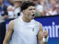 九游-包含穆雷回归赛场，连败首场状态亮眼，DWG观众沸腾！的词条