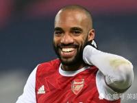 九游娱乐-包含萨拉赫在湖人比赛中战术调整，战术调整引发热议！的词条