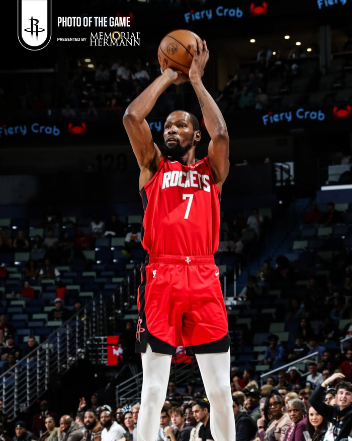 杜兰特在西班牙队比赛中比分优势明显，战术调整引发热议！的简单介绍