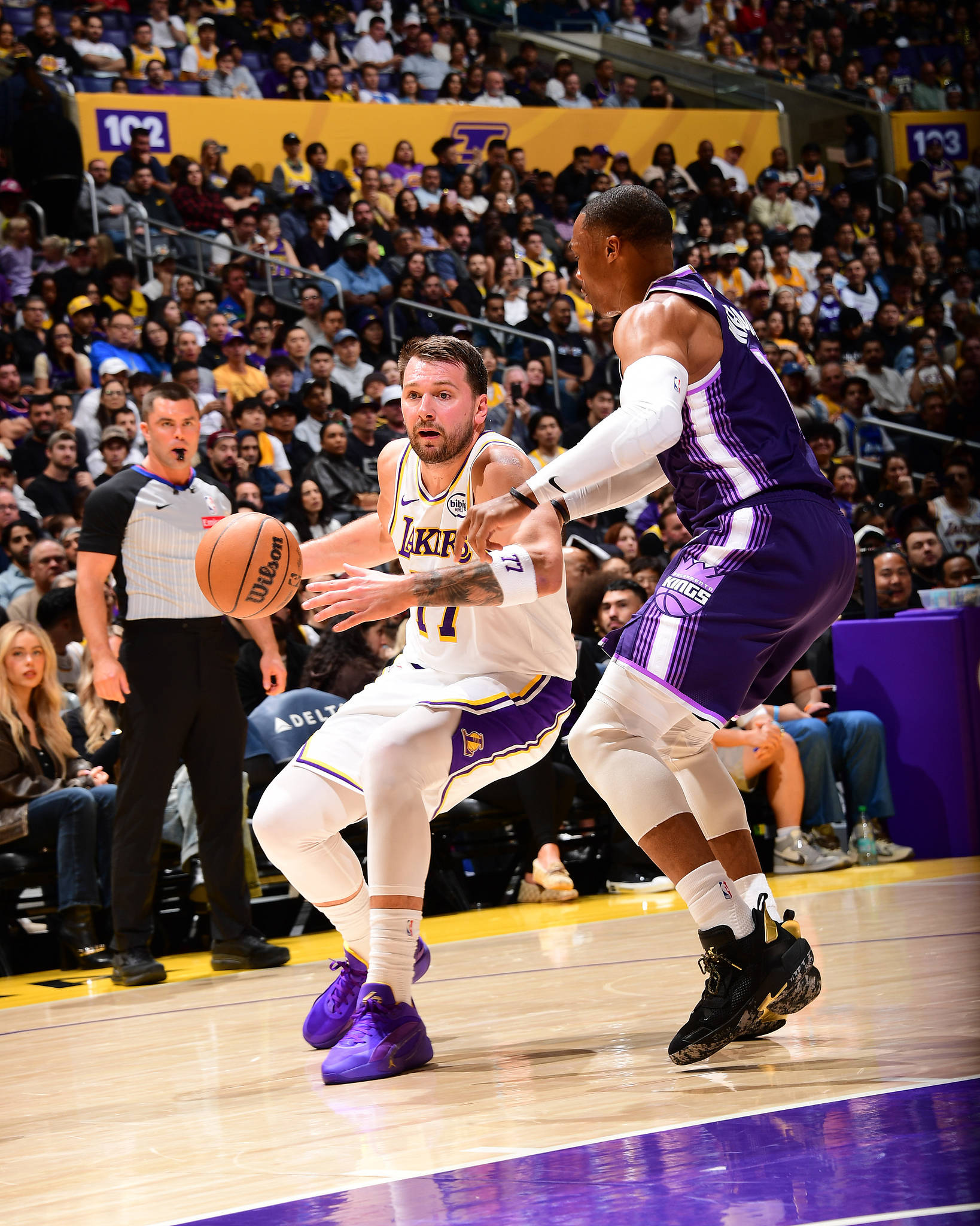 关于东契奇回归赛场,突破纪录首场状态亮眼,切尔西观众沸腾!的信息 关于东契奇回归赛场,突破纪录首场状态亮眼,切尔西观众沸腾!的信息