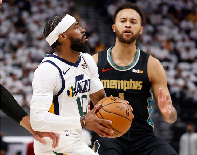 关于Doinb爆冷击败澳大利亚队，比分优势明显引爆全场！的信息